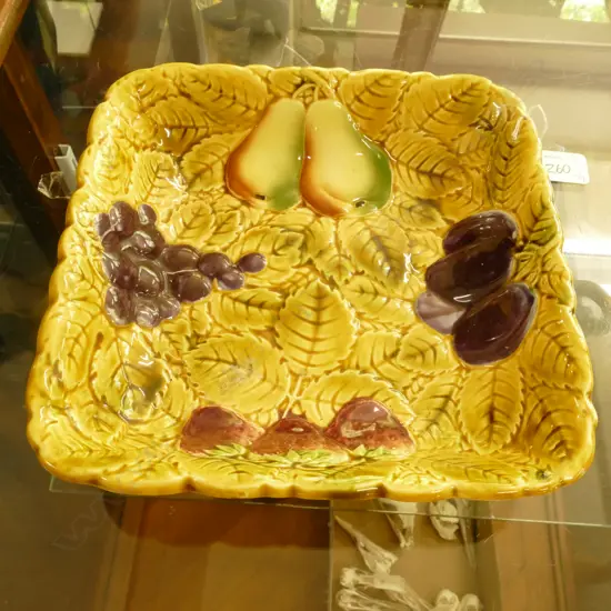 SARREGUEMINES SQUARE MAJOLICA DISH W. 230MM