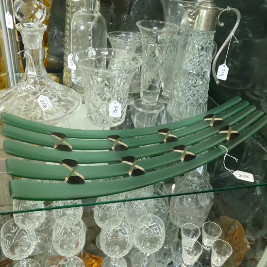 KAHU DESIGN HAND FUSED GLASS SCULPTURE 'HAERENGA'