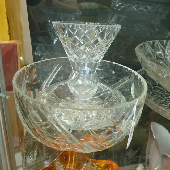 2 CRYSTAL BOWLS & A CRYSTAL VASE
