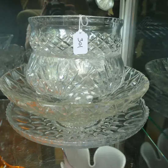4 CRYSTAL BOWLS