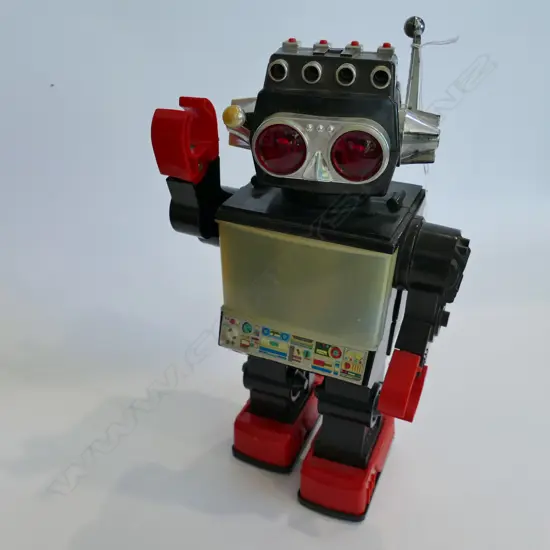 VINTAGE JAPANESE PLASTIC ROBOT