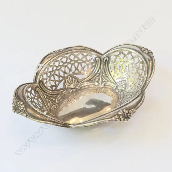 Quatrefoil pierced cany dish RP London 73 grams