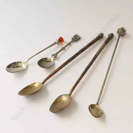 1 SILVER TEA SPOON/ HOLLAND PLATE SPOON & 3 OTHERS