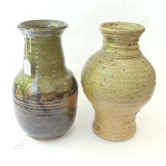 2 PCES NZ STUDIO POTTERY