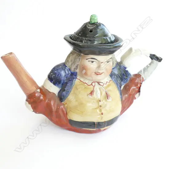 ANTIQUE TOBY TEAPOT LIDDED H.160mm