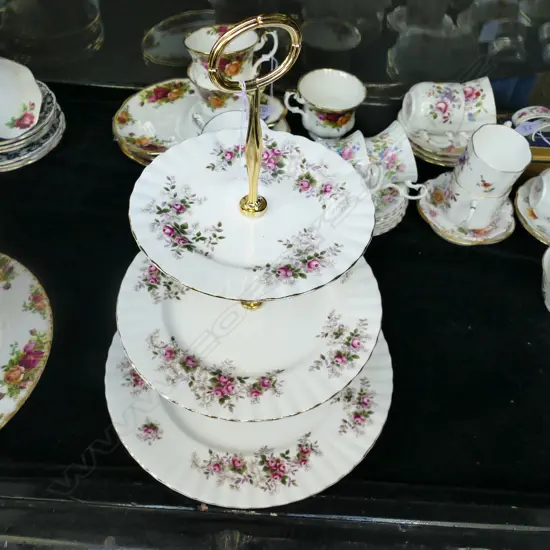 R. ALBERT LAVENDER ROSE 3 TIER CAKE STAND