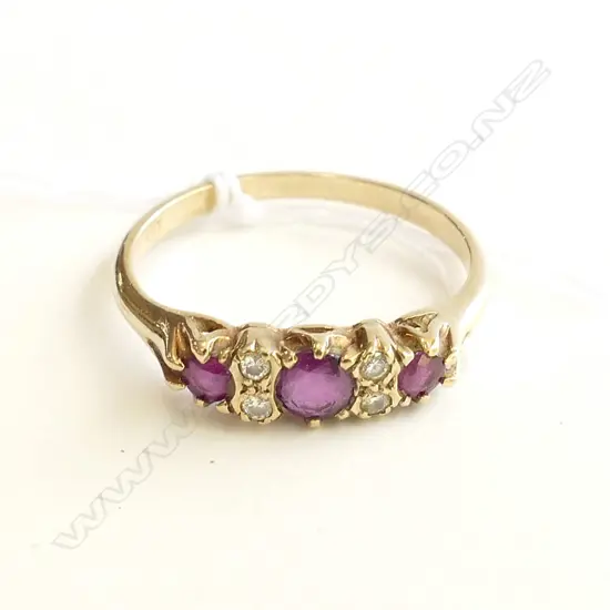9CT GOLD RUBY/DIAMOND RING