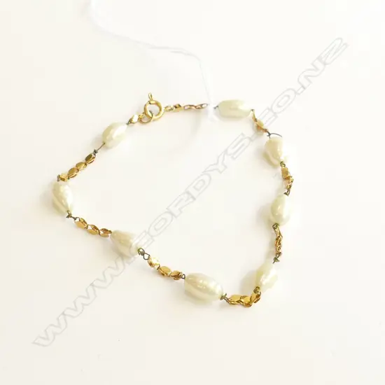 14CT GOLD AND FRESH WATER PEARL BRACELET