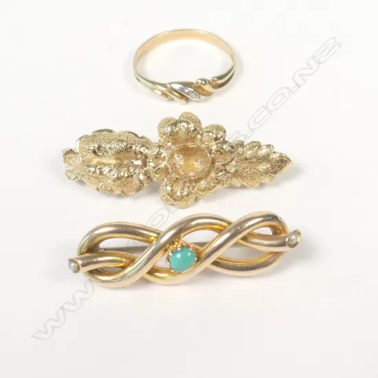 9CT GOLD BROOCHES AND RING 8.17gm