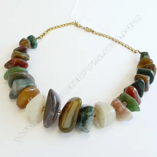 GRADUATED AGATE BEADS ON GP CHAIN 49CM L