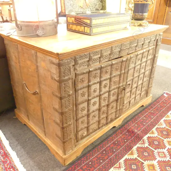 RAJASTHAN METAL BOUND CUPBOARD L1070 MM