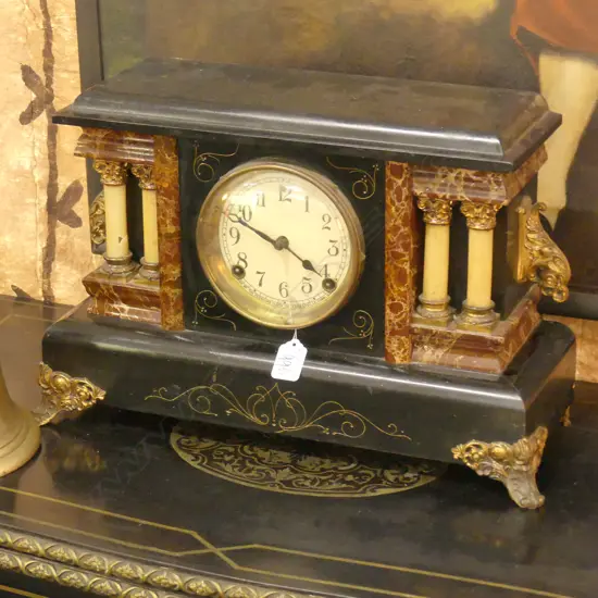 EARLY 20TH CENT. BLACK MANTLE CLOCK