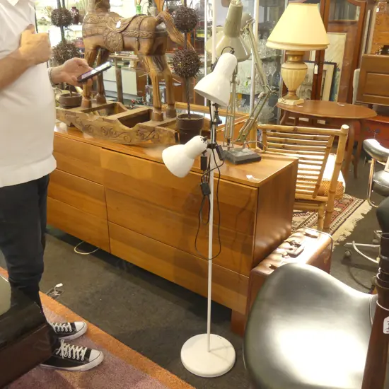 CONTEMPORARY STUDIO LAMP 1550MM H