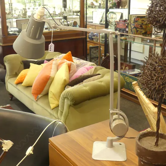 COUNTERBALANCED LAMP