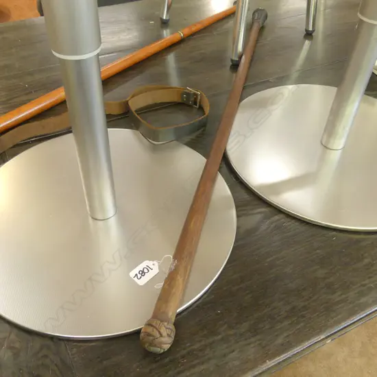 WALKING STICK WITH CARVED KNOT TO TOP