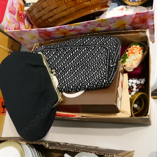 LOT ASST COSTUME JEWELLERY/WATCHES /BAGS ETC