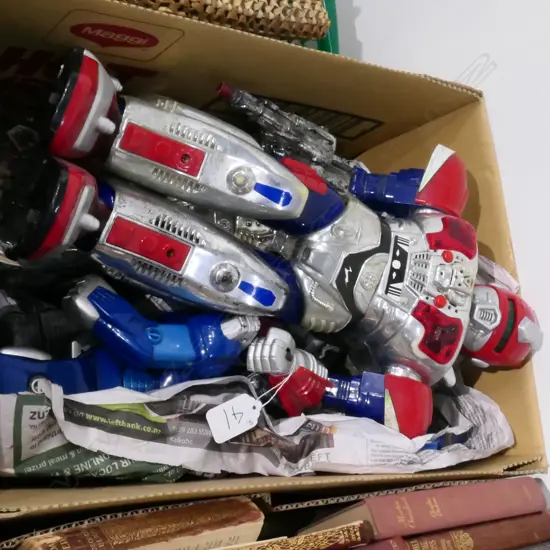 3X 1980'S BATTERY OPERATED ROBOTS  A/F