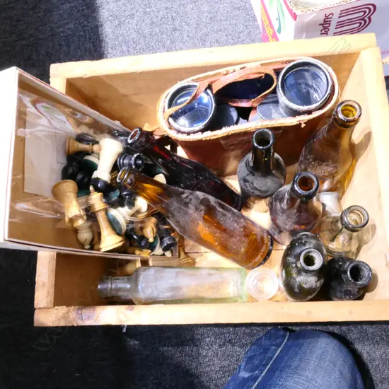 LOT ASST INCL. CHESS PCS / BINOCULARS ETC