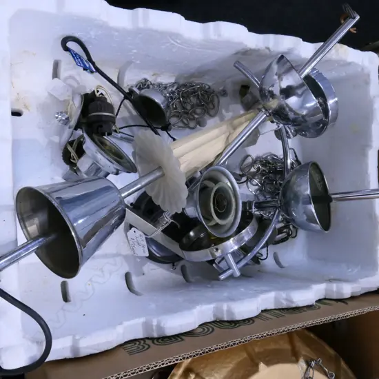 BOX LOT GOOD ART DECO LIGHT FITTINGS INCL. PAIR