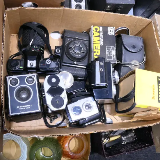 LOT 9 VINTAGE CAMERAS INCLUDES KODAK / ANTI-SIX LONDON ETC