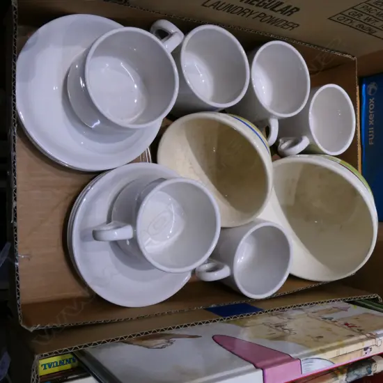 CROWN LYNN SET 6 CUPS & SAUCERS + 2 MIXING BOWLS