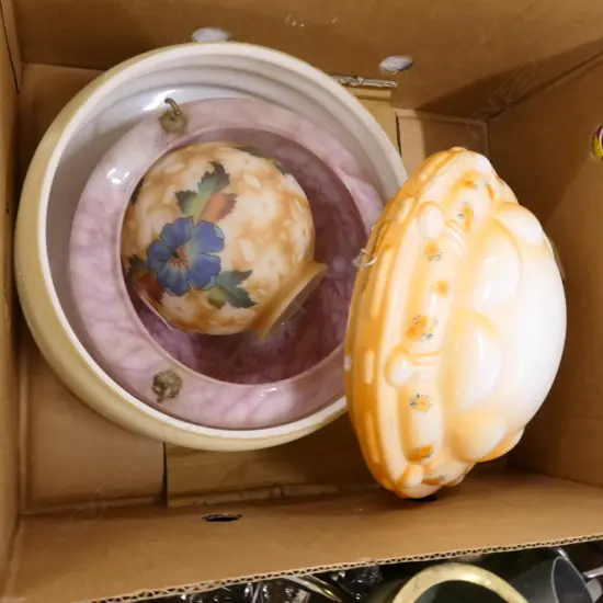 BOX LOT VINTAGE PENDANTS