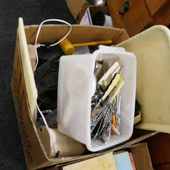 LOT ASST KITCHENALIA ETC