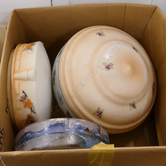 BOX LOT VINTAGE PENDANTS