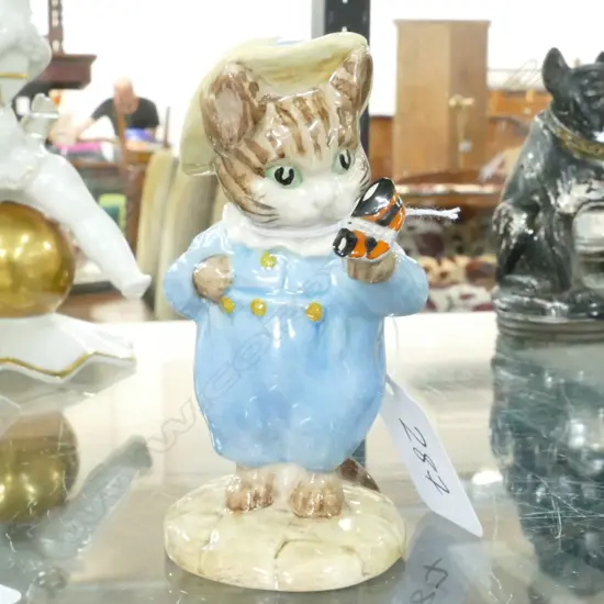 BESWICK BEATRIX POTTER FIGURE TOM KITTEN AND BUTTERFLY