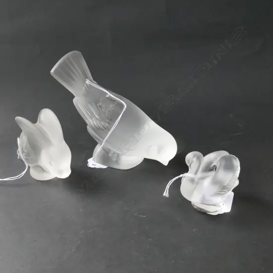 LALIQUE SWAN/SEVRES RABBIT + UNMARKED BIRD H 110 MM