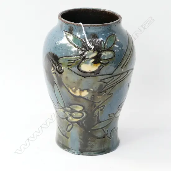 BARON AND HILL 1896 VASE 150MM H
