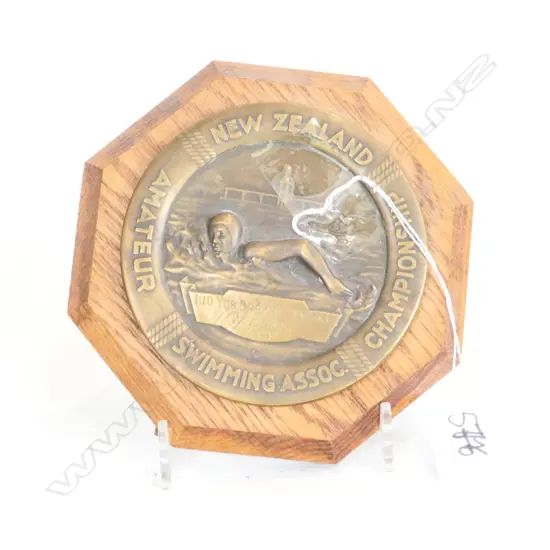 NZ SWIMMING ASSOC PLAQUE 1940 D 130 MM