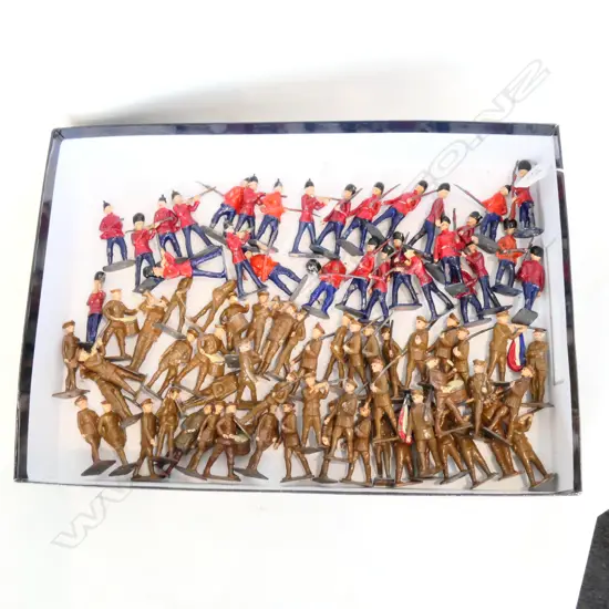 LARGE COLLECTION OF TOY SOLDIERS