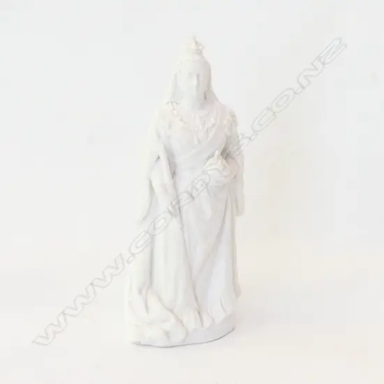 QUEEN VICTORIA PARIAN WARE FIGURE H.210MM 18109