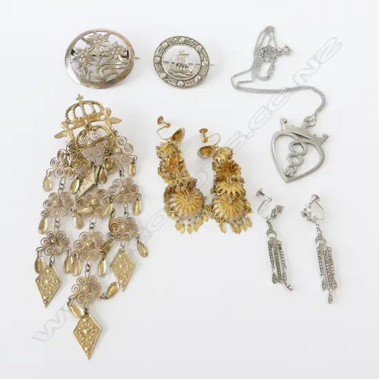 BAG OF SILVER AND SILVER GILT EARRINGS,BROOCHES, ETC