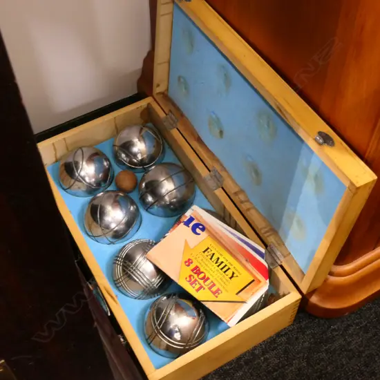 BOXED PETANQUE SET
