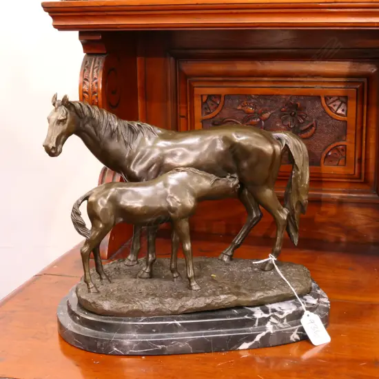 CLASSICAL BRONZE HORSE & FOAL FIGURE L.290mm...
