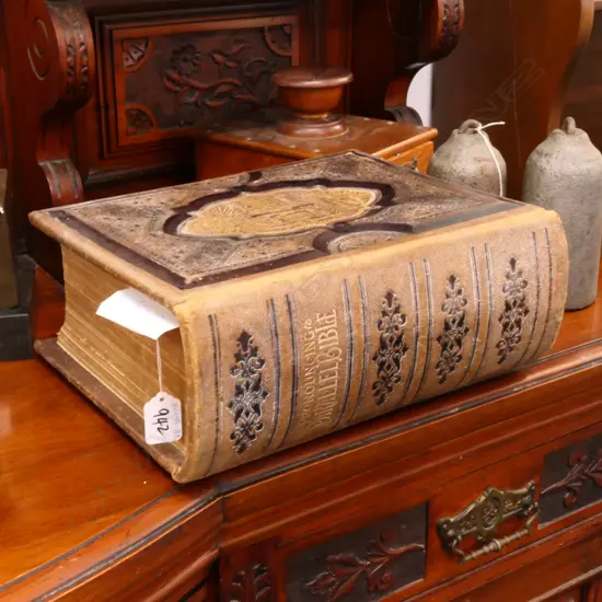 LARGE LEATHER BOUND 19TH C PICTORIAL FAMILY BIBLE H.320MM 18959