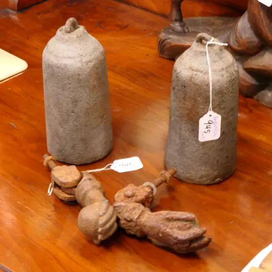 PR LADIES HAND DOOR KNOCKERS AND 2 WEIGHTS