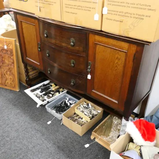 VINTAGE OAK DRESSER W BARLEY TWIST BASE AF LEG BROKEN W. 1335MM