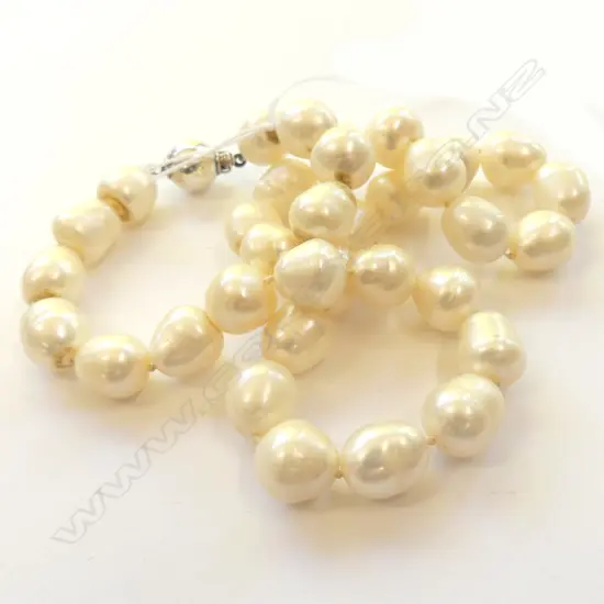 STRAND LARGE SEMI BAROQUE PEARLS