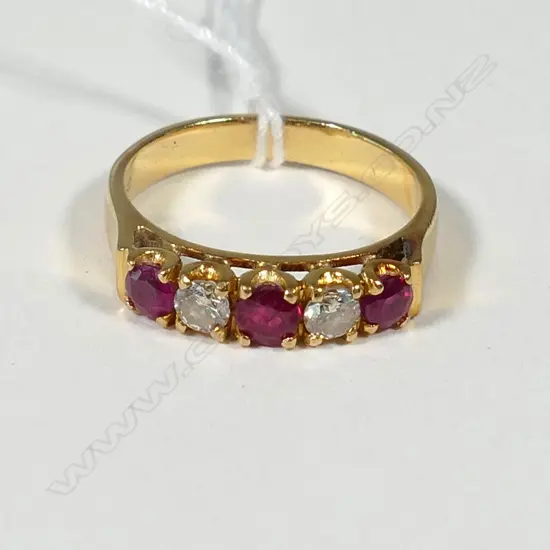 18CT  GOLD 3 RUBY 2 DIAMOND RING