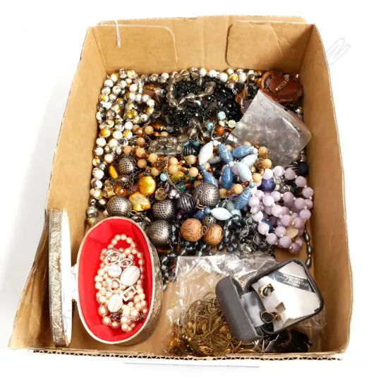 LOT OF ASST COSTUME JEWELLERY