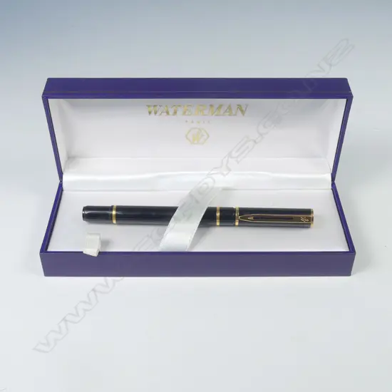 WATERMAN FOUNTAIN PEN, BOX & WITH CARTRIDGES