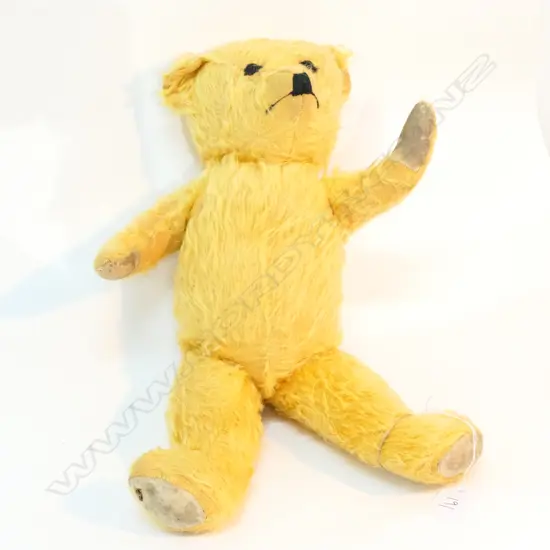 C. 1940'S NEW ZEALAND LUVME TEDDY BEAR