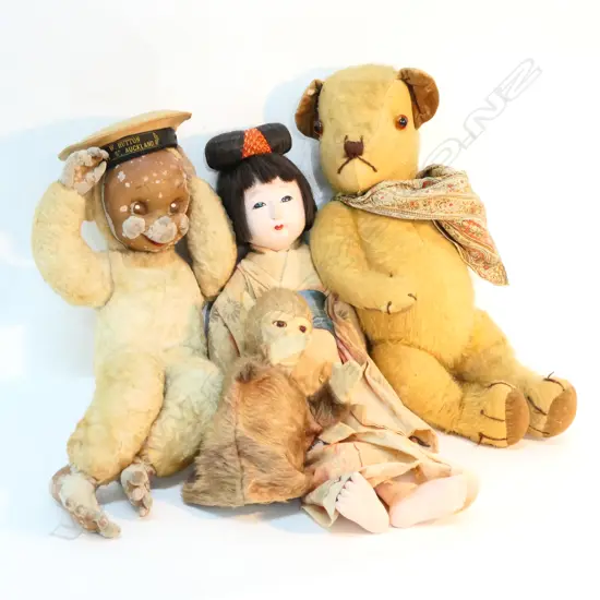 LOT TEDDY /ORIENTAL DOLL/PUPPET ETC