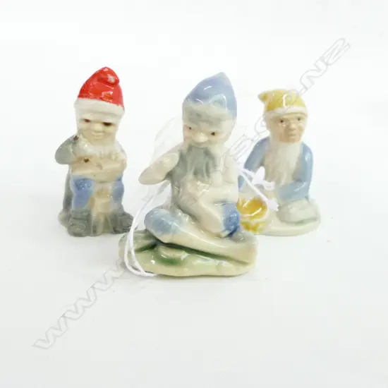 3 WADE WHIMSIES LUCKY FOLK