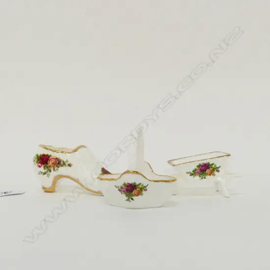 ROYAL ALBERT OLD COUNTRY ROSE 3 ORNAMENTS