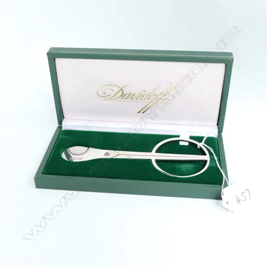 CASED DAVIDOFF CIGAR CUTTER