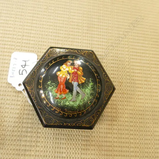 HEXAGONAL RUSSIAN HAND PAINTED LACQUER PAPIER MACHE BOX DECORATED WITH DANCING COUPLE. W.65mm